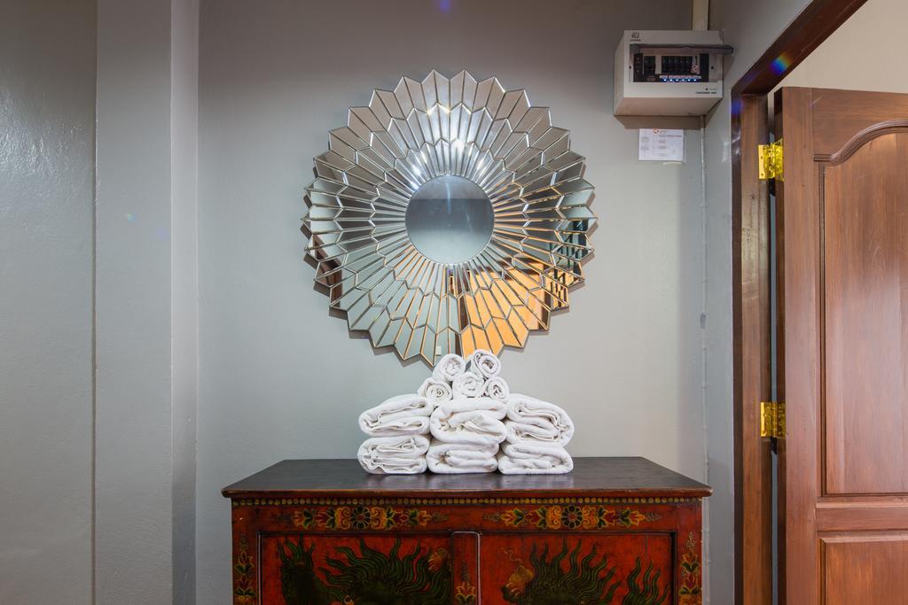 Luxury Town House In The Heart Of The Old City Chiang Mai Buitenkant foto